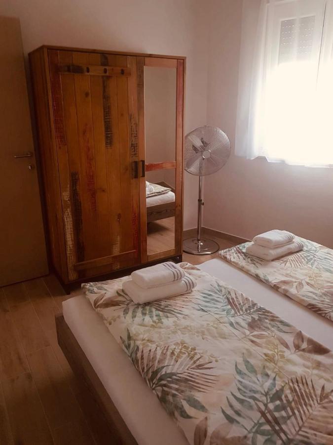 Apartmani Tin スタリグラード エクステリア 写真