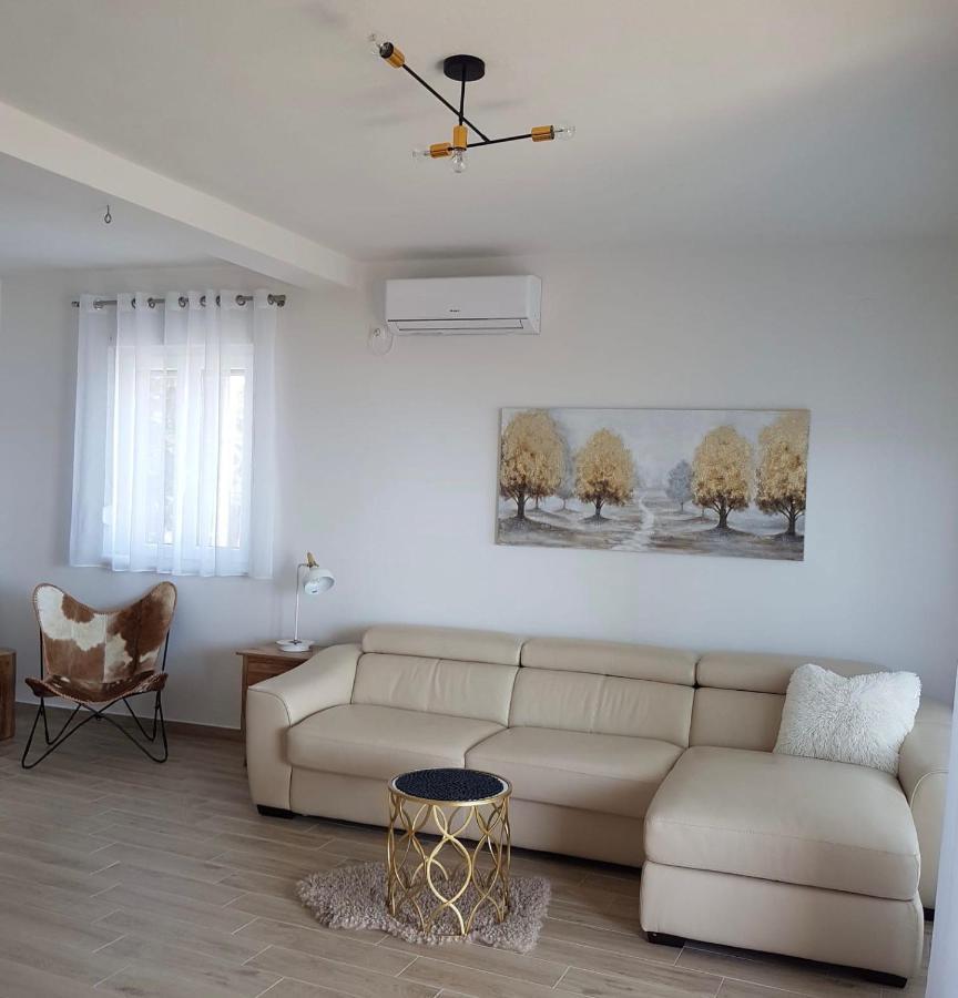 Apartmani Tin スタリグラード エクステリア 写真