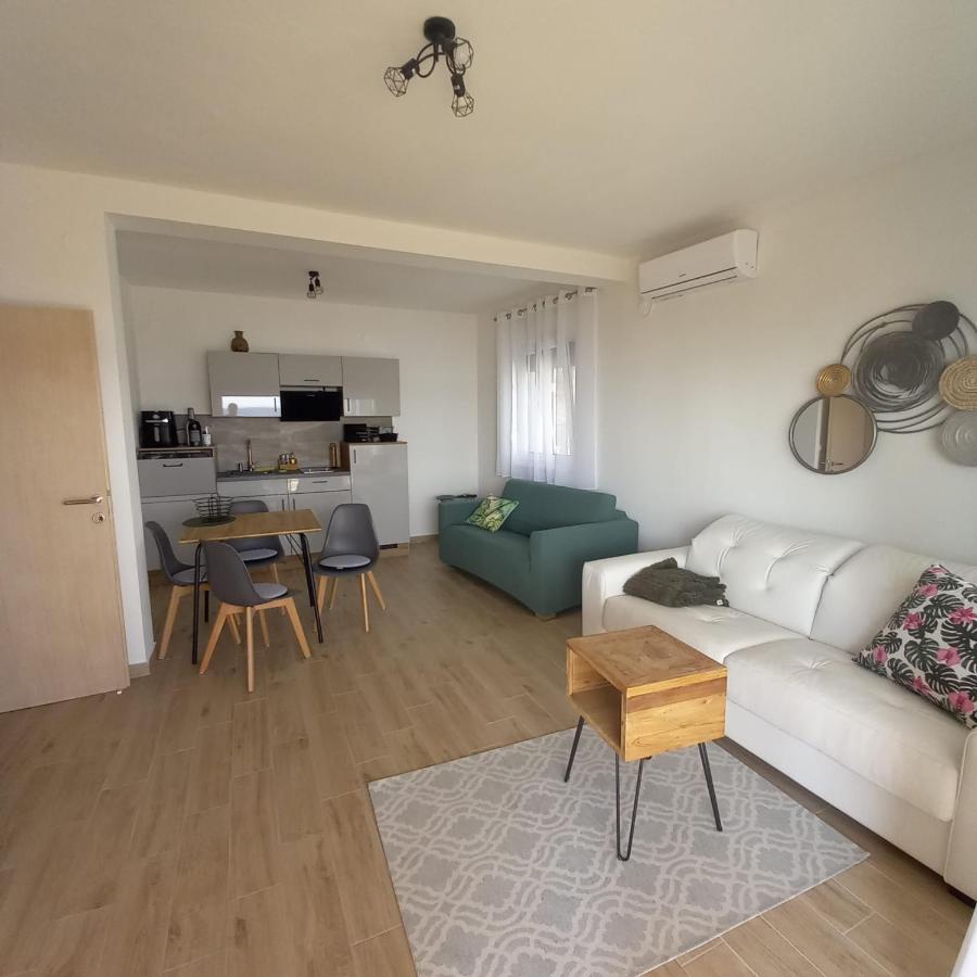 Apartmani Tin スタリグラード エクステリア 写真